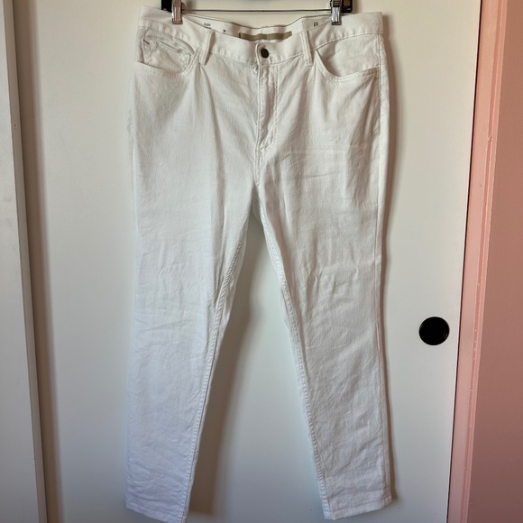 Banana Republic Other - Men’s Banana Republic White Slim Linen-Cotton Traveler Pant